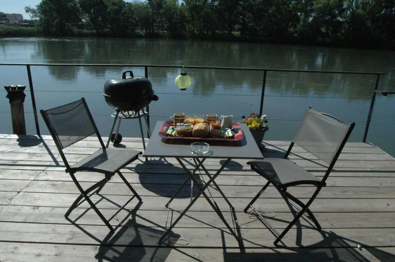 Peniche Espoir Bulle Bed & Breakfast Avignon 0*,